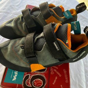 Scarpa Force V Men's Climbing Shoes size 45 euro, 11.5 US, 90% good left